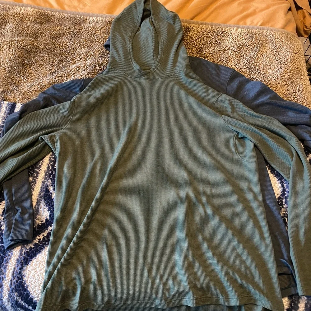 2 For 1 - LuLuLemon Men’s thin Waffle Hoodies - *Size Large (Blue & Green) - Picture 6 of 6